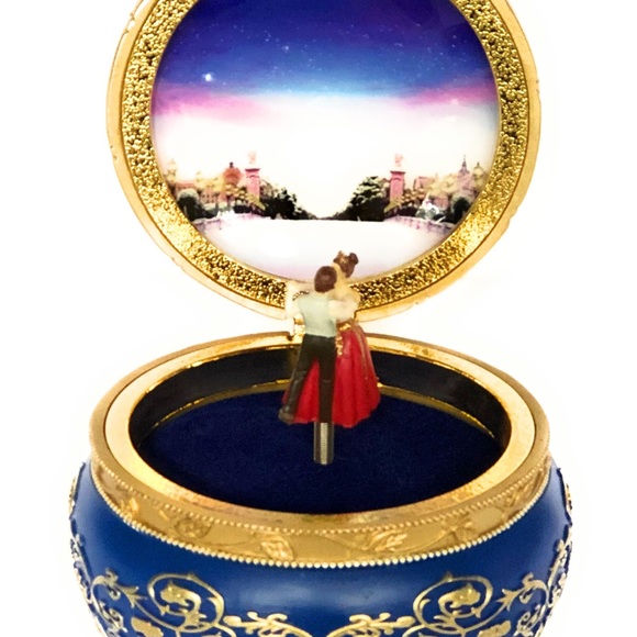 Anastasia Music Box With Working Necklace Key / Anastasia Music Box For